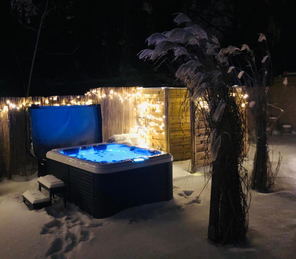 Gartenloft Mit Outdoor Whirlpool Und Garten Petershagen-Eggersdorf Esterno foto